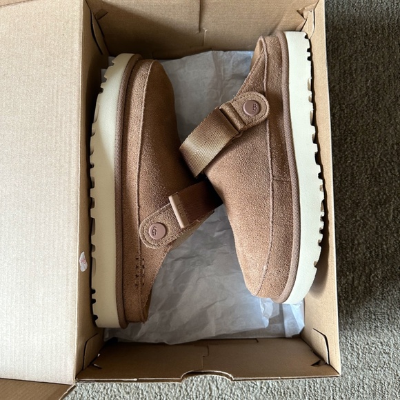 Women's Ugg Goldenstar Clog - Picture 5 of 7